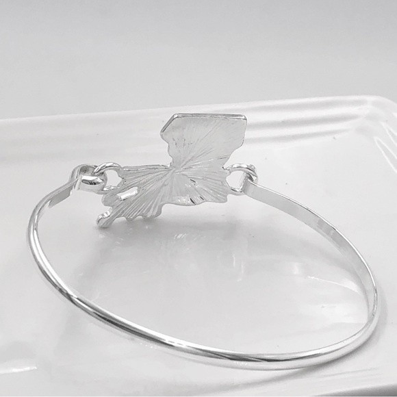 🌼 Louisiana State Shape Map Silver Bangle Bracelet - Picture 2 of 3